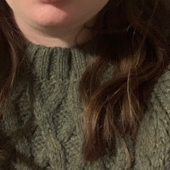 American Eagle Outfitters Olive Green Cable Knit Sweater - Picture 3 of 3